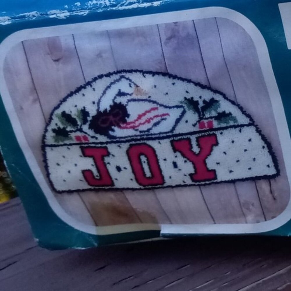 Bucilla "Joyful Goose" latch draftstop kit NEW VINTAGE